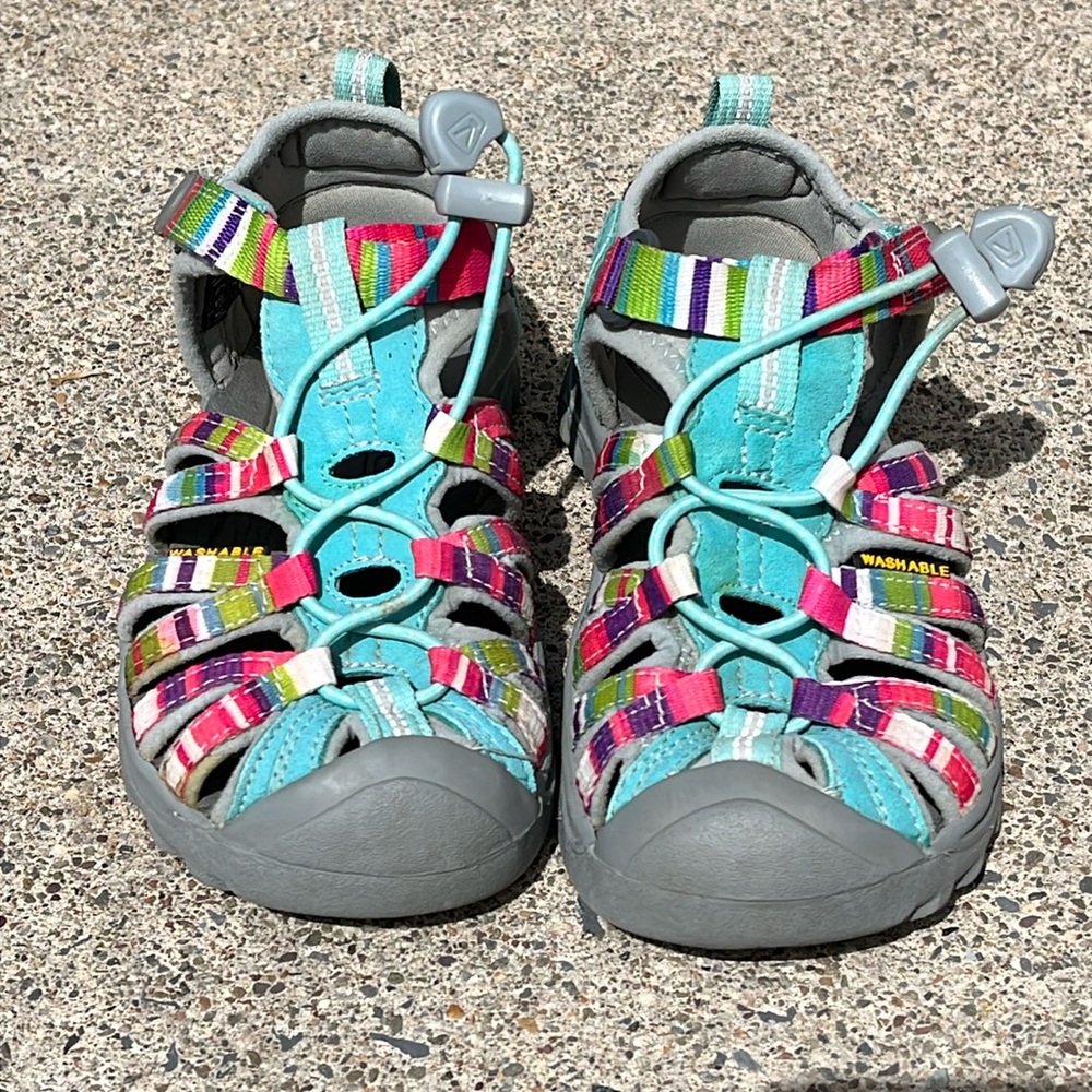 Little girls Keen whisper sandals